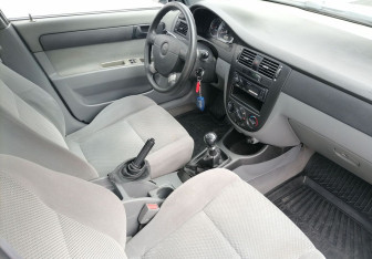 Подержанный автомобиль Chevrolet Lacetti Sedan 2008 года (9 фото)