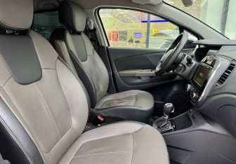 Подержанный автомобиль Renault Kaptur 2019 года (10 фото)