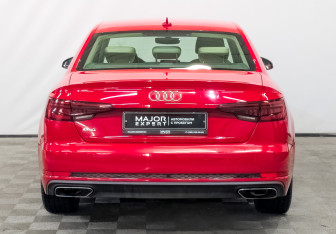 Подержанный автомобиль Audi A4 Sedan 2019 года (6 фото)