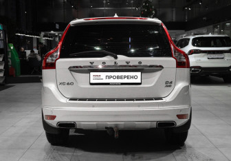 Подержанный автомобиль Volvo XC60 2015 года (5 фото)