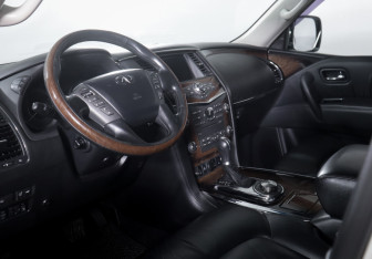 Подержанный автомобиль Infiniti QX56 2011 года (14 фото)