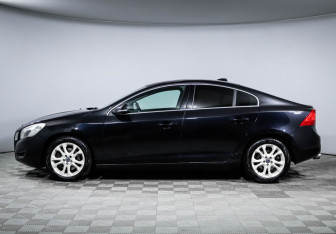 Подержанный автомобиль Volvo S60 2012 года (8 фото)