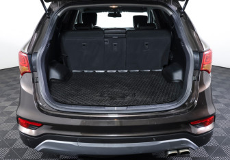 Подержанный автомобиль Hyundai Santa Fe 2016 года (9 фото)