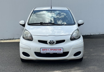 Подержанный автомобиль Toyota Aygo 2010 года (2 фото)