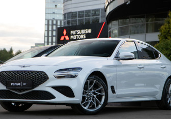 Подержанный автомобиль Genesis G70 2021 года (20 фото)
