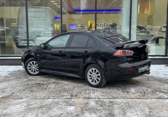Подержанный автомобиль Mitsubishi Lancer Sedan 2012 года (6 фото)