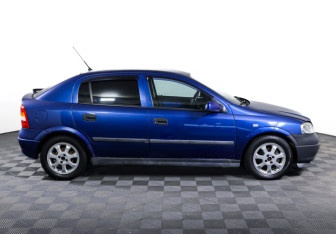 Подержанный автомобиль Opel Astra Hatchback 2004 года (4 фото)