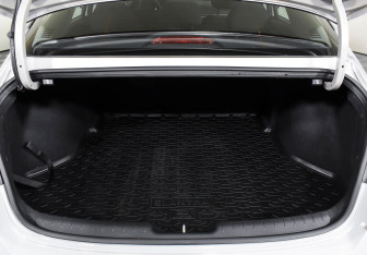 Подержанный автомобиль Hyundai Elantra Sedan 2021 года (18 фото)