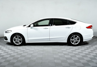 Подержанный автомобиль Ford Mondeo Sedan 2019 года (3 фото)