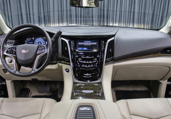 Подержанный автомобиль Cadillac Escalade Suv 2020 года (14 фото)