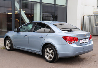 Подержанный автомобиль Chevrolet Cruze Sedan 2010 года (6 фото)