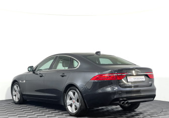 Подержанный автомобиль Jaguar XF Sedan 2019 года (7 фото)