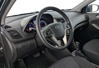 Подержанный автомобиль Hyundai Solaris Sedan 2015 года (16 фото)