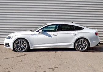 Подержанный автомобиль Audi A5 Liftback 2024 года (8 фото)