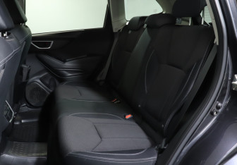Подержанный автомобиль Subaru Forester Suv 2019 года (10 фото)