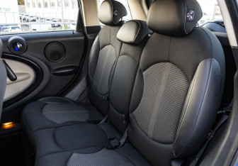 Подержанный автомобиль MINI Countryman 2012 года (17 фото)