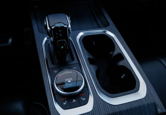 Подержанный автомобиль Jaecoo J7 2023 года (20 фото)