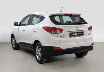 Подержанный автомобиль Hyundai ix35 2013 года (7 фото)