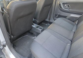 Подержанный автомобиль Skoda Fabia Hatchback 2014 года (10 фото)