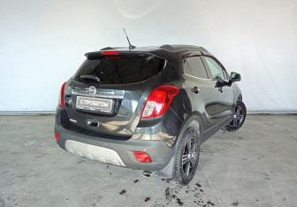 Подержанный автомобиль Opel Mokka 2013 года (6 фото)