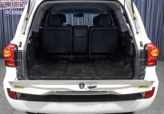 Подержанный автомобиль Toyota Land Cruiser Suv 2015 года (10 фото)