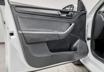 Подержанный автомобиль Skoda Rapid Liftback 2021 года (20 фото)