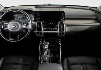 Подержанный автомобиль Kia Sorento 2021 года (12 фото)