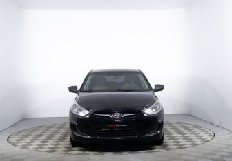 Подержанный автомобиль Hyundai Solaris Hatchback 2012 года (2 фото)