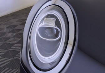 Подержанный автомобиль MINI Clubman Wagon 2019 года (11 фото)