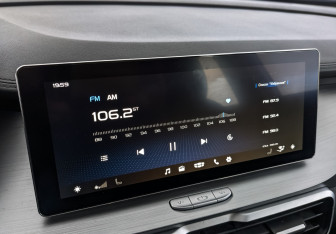 Подержанный автомобиль Geely Coolray 2022 года (25 фото)