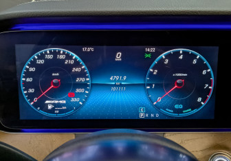 Подержанный автомобиль Mercedes-Benz AMG GT Coupe 2019 года (16 фото)