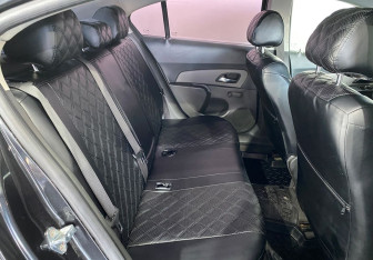 Подержанный автомобиль Chevrolet Cruze Sedan 2010 года (14 фото)