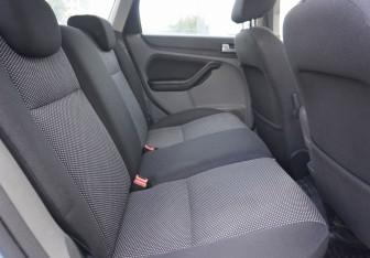 Подержанный автомобиль Ford Focus Wagon 2010 года (10 фото)