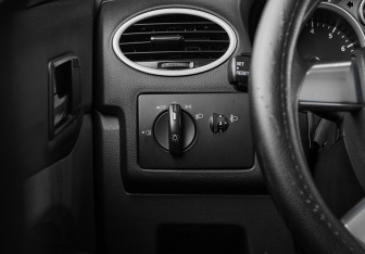 Подержанный автомобиль Ford Focus Hatchback 2009 года (9 фото)