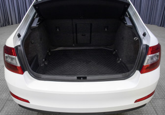 Подержанный автомобиль Skoda Octavia Liftback 2016 года (10 фото)