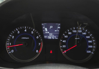 Подержанный автомобиль Hyundai Solaris Sedan 2013 года (12 фото)