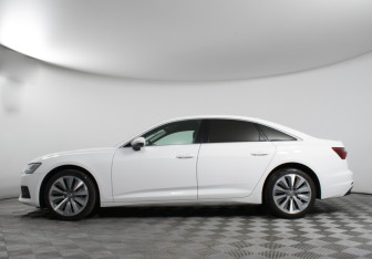 Подержанный автомобиль Audi A6 Sedan 2019 года (8 фото)