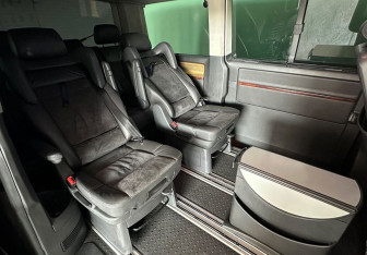 Подержанный автомобиль Volkswagen Multivan 2007 года (10 фото)