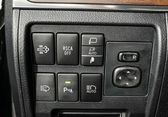 Подержанный автомобиль Toyota Land Cruiser Suv 2019 года (17 фото)