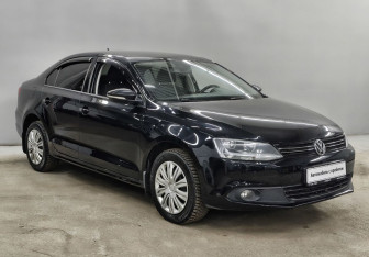 Подержанный автомобиль Volkswagen Jetta Sedan 2012 года (3 фото)