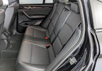 Подержанный автомобиль BMW X4 2016 года (12 фото)