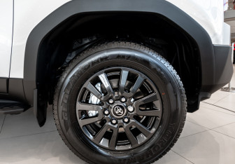 Новый Toyota Land Cruiser Prado 2025 (16 фото)