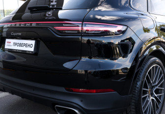 Подержанный автомобиль Porsche Cayenne 2021 года (32 фото)