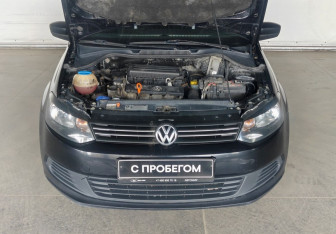 Подержанный автомобиль Volkswagen Polo Sedan 2011 года (16 фото)