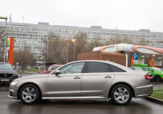 Подержанный автомобиль Audi A6 Sedan 2017 года (6 фото)