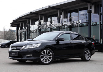 Подержанный автомобиль Honda Accord Sedan 2013 года (22 фото)