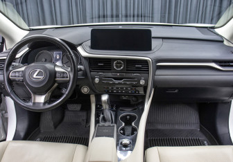 Подержанный автомобиль Lexus RX 2021 года (14 фото)