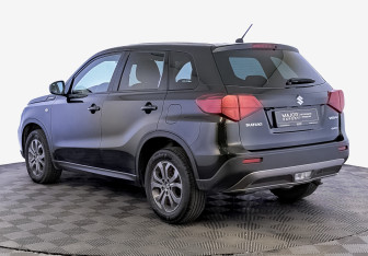 Подержанный автомобиль Suzuki Vitara 2021 года (7 фото)