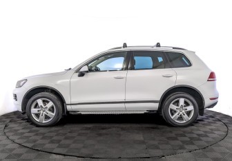Подержанный автомобиль Volkswagen Touareg 2013 года (8 фото)