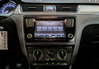 Подержанный автомобиль Skoda Rapid Liftback 2019 года (17 фото)
